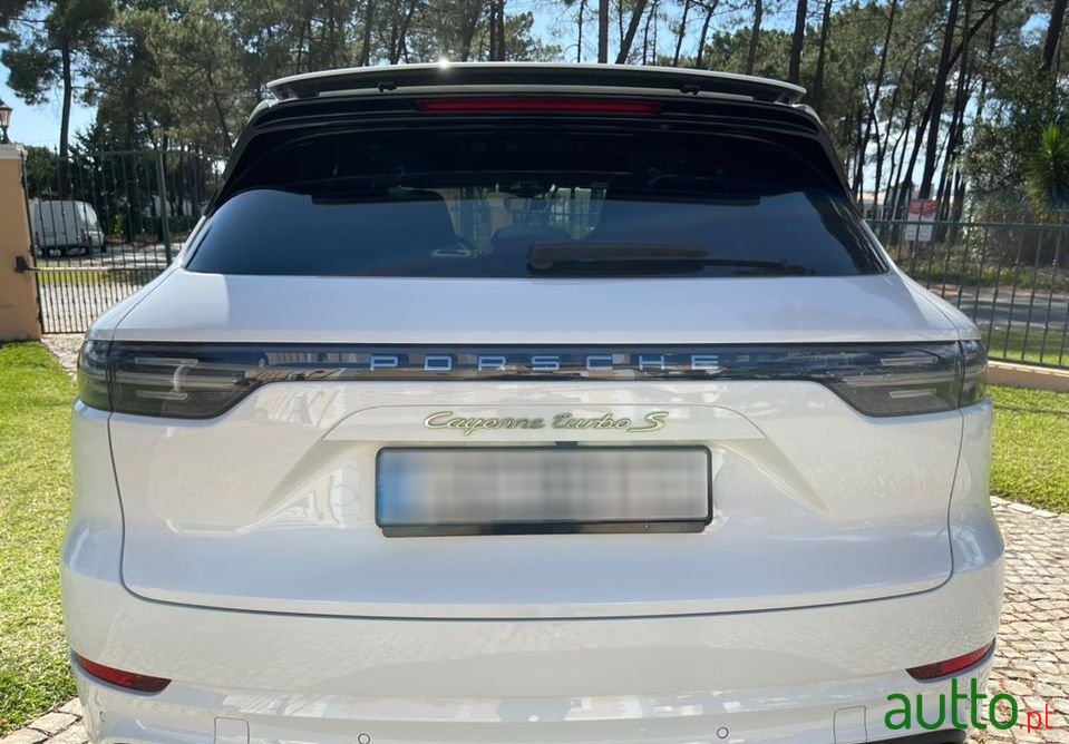 2020' Porsche Cayenne photo #4