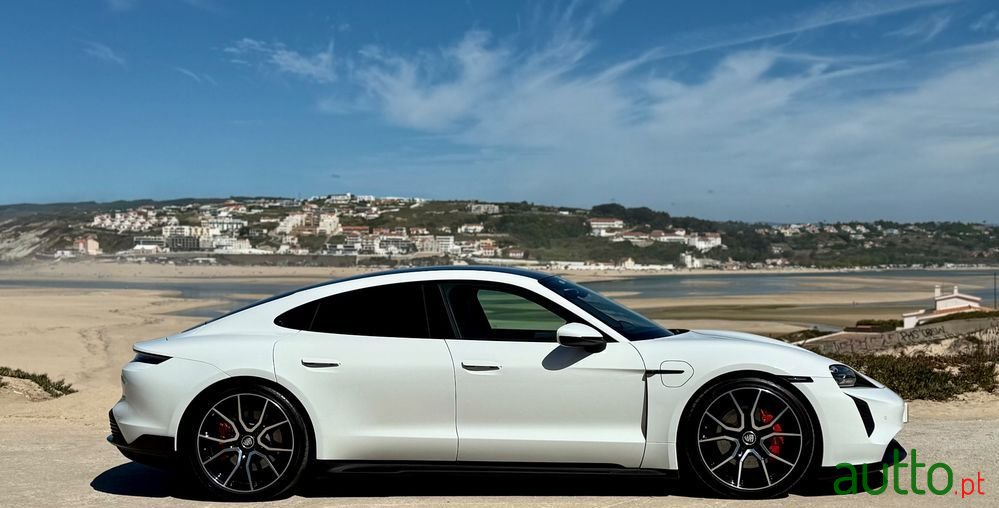 2022' Porsche Taycan photo #5