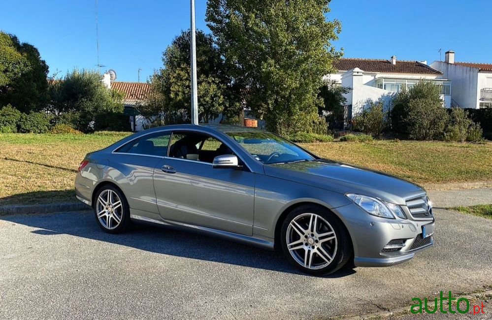 2012' Mercedes-Benz E 250 photo #2