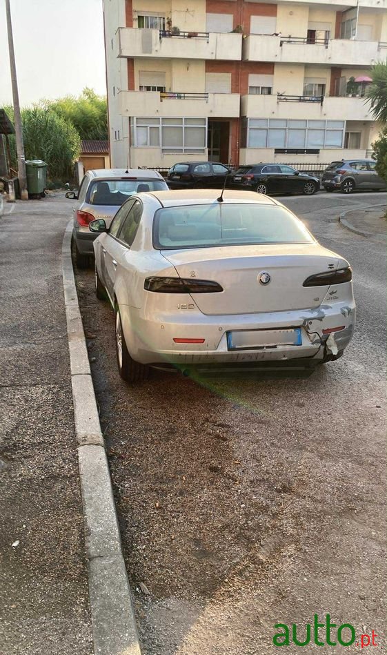 2007' Alfa Romeo 159 photo #3