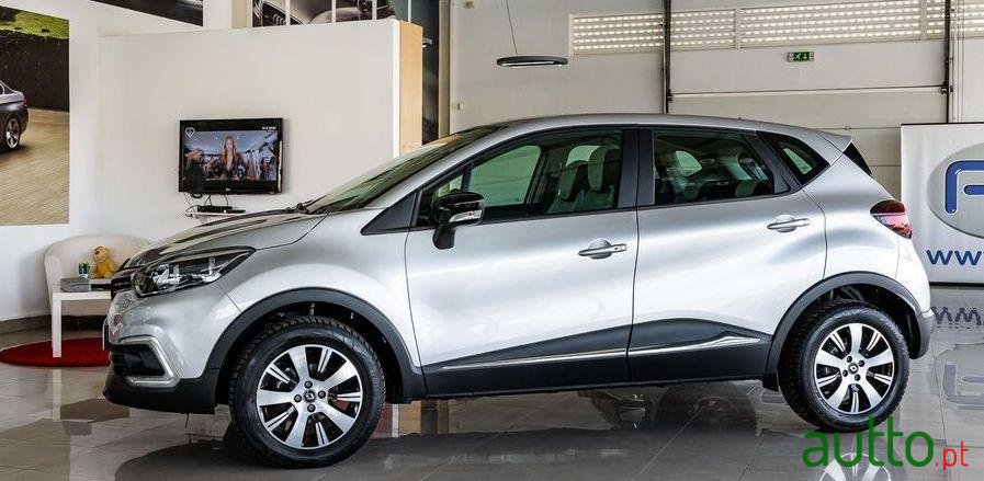 2018' Renault Captur Experience photo #2