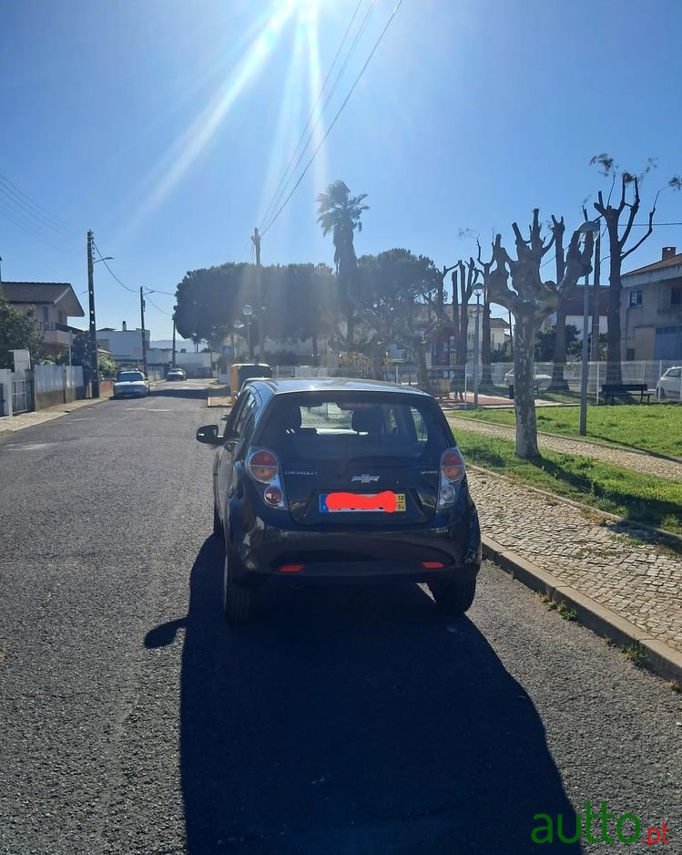 2010' Chevrolet Spark 1.0 L photo #4