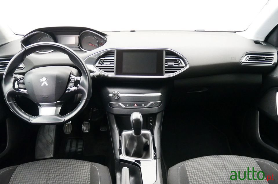 2017' Peugeot 308 Sw photo #6