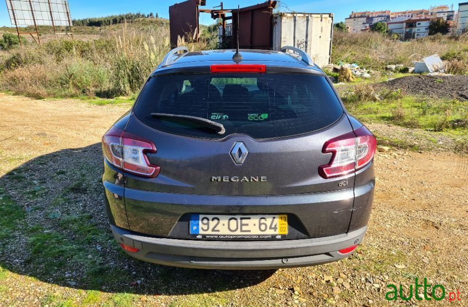 2013' Renault Megane Sport Tourer photo #1