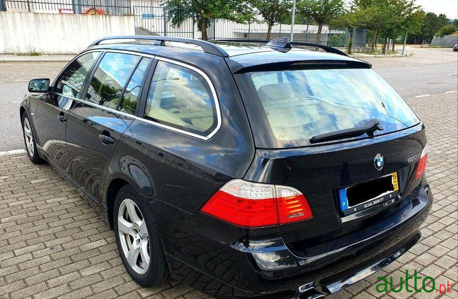 2009' BMW 520 Da Touring Executive photo #5