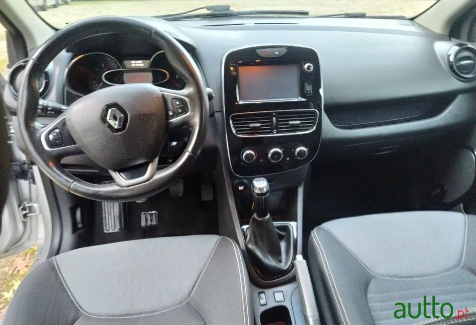 2016' Renault Clio photo #6