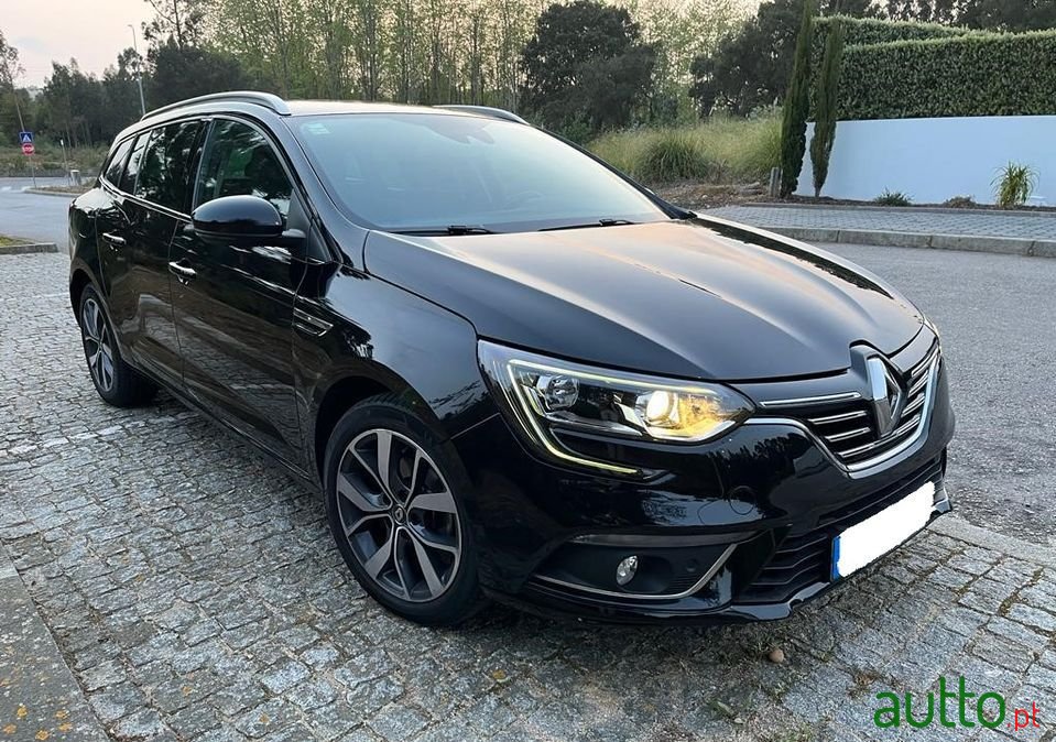 2018' Renault Megane Sport Tourer photo #1