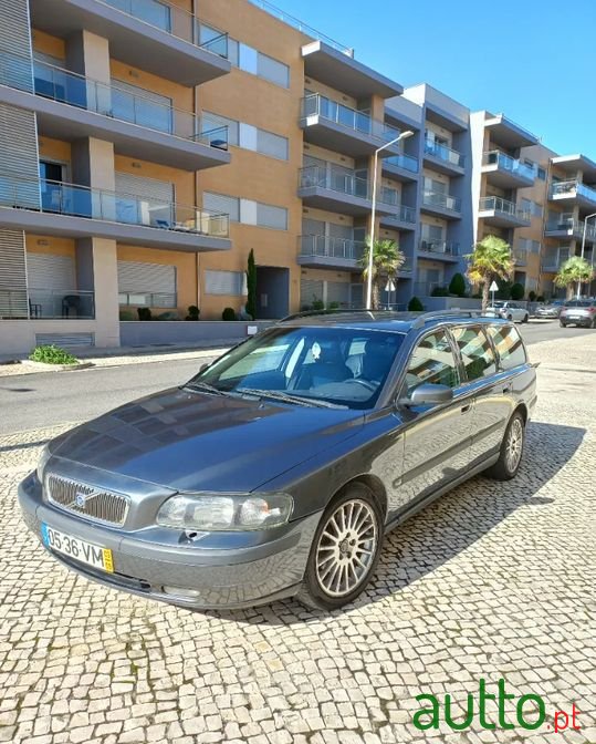 2003' Volvo V70 photo #2