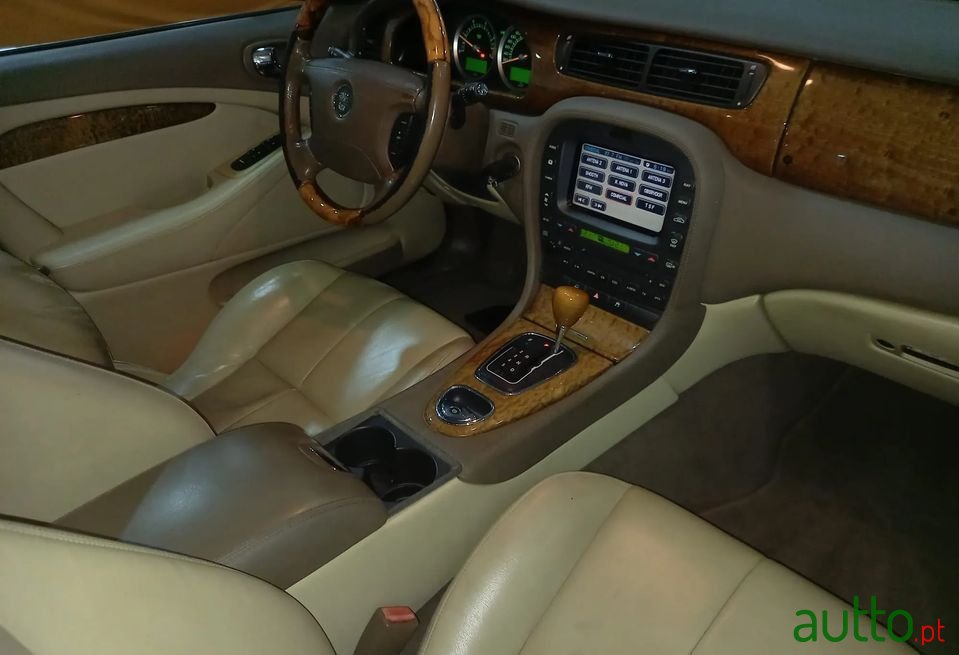 2006' Jaguar S-Type photo #5