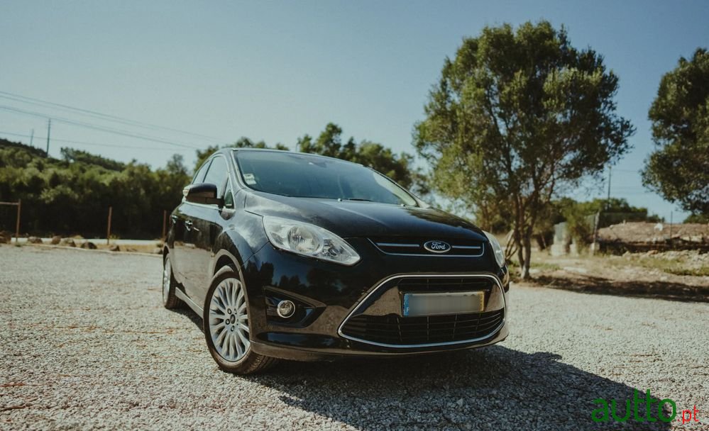 2013' Ford C-MAX photo #2