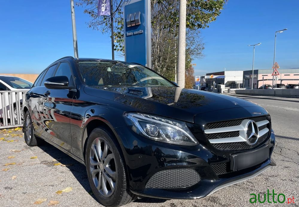 2015' Mercedes-Benz C 200 photo #3