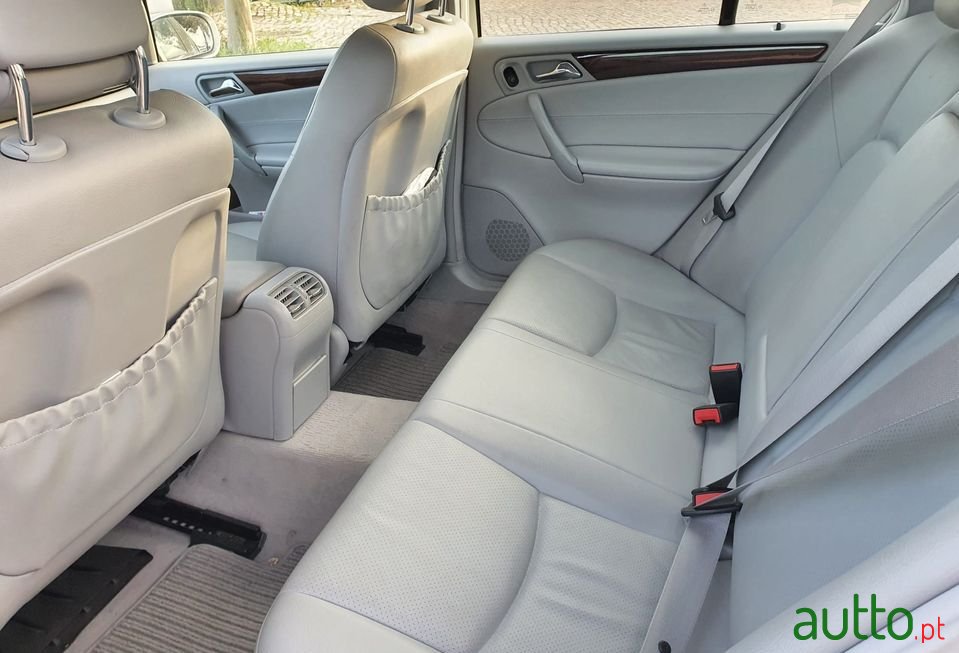 2002' Mercedes-Benz C-180 photo #4