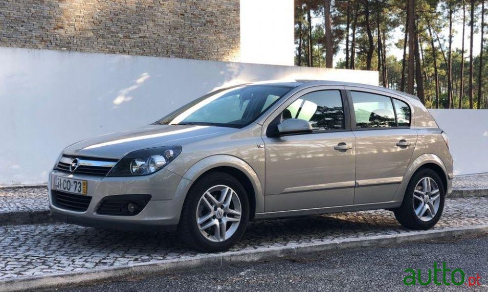 2006' Opel Astra photo #3