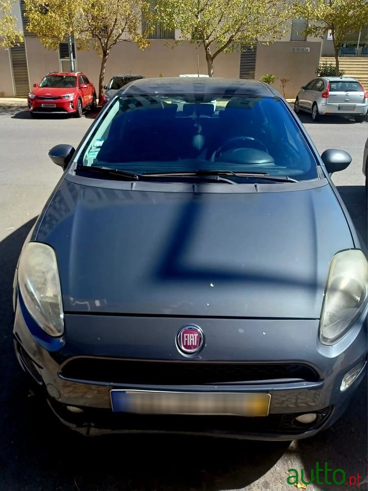 2014' Fiat Punto photo #3