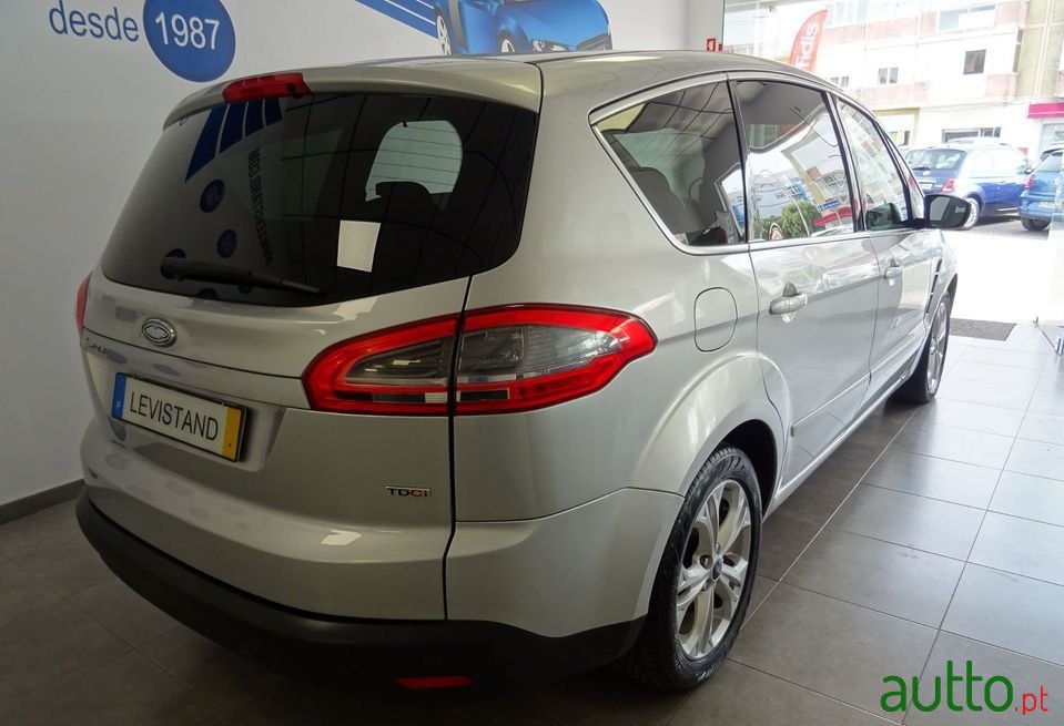 2010' Ford S-Max photo #4
