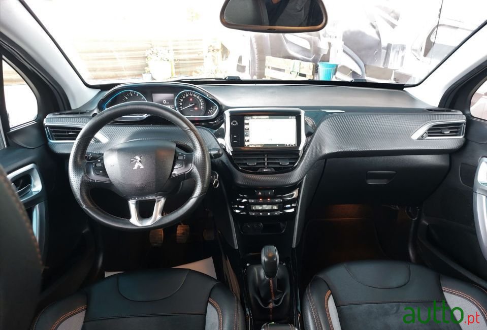 2016' Peugeot 2008 photo #5