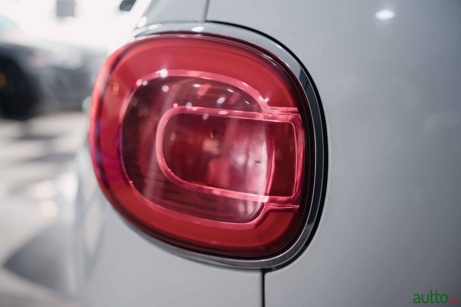 2015' Fiat 500L photo #5