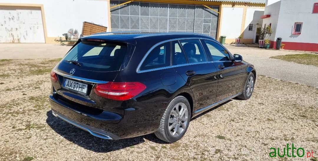 2017' Mercedes-Benz 200 photo #6