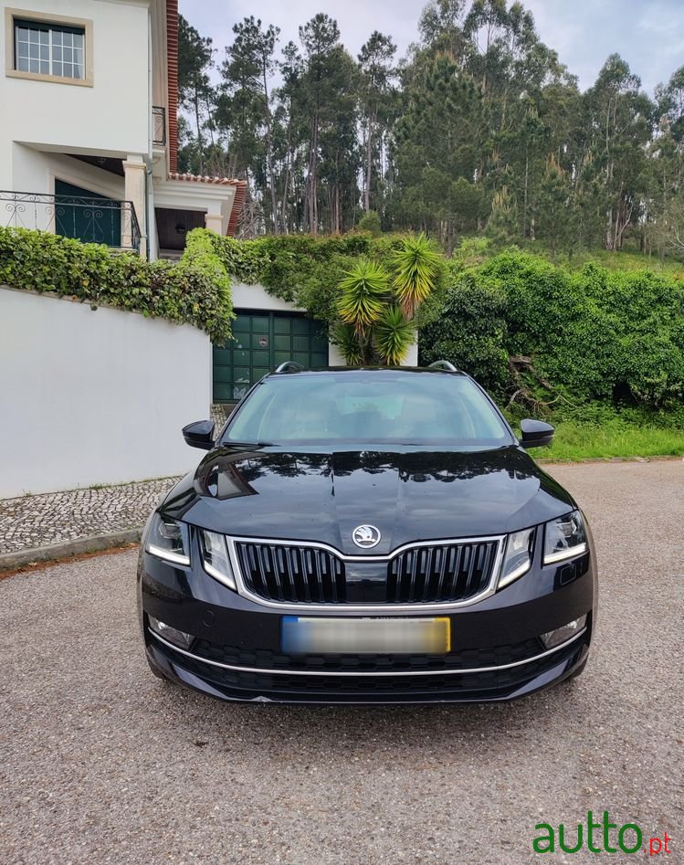 2018' Skoda Octavia Break photo #3