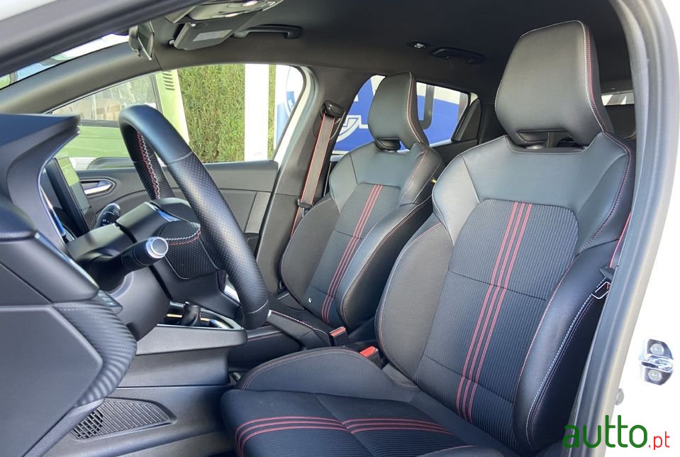 2021' Renault Clio photo #3