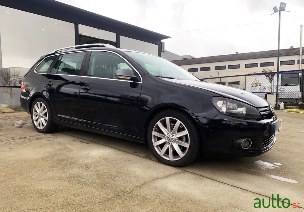 2010' Volkswagen Golf Variant photo #1