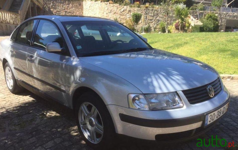 2000' Volkswagen Passat photo #3