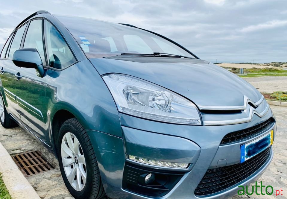 2012' Citroen C4 Grand Picasso photo #2