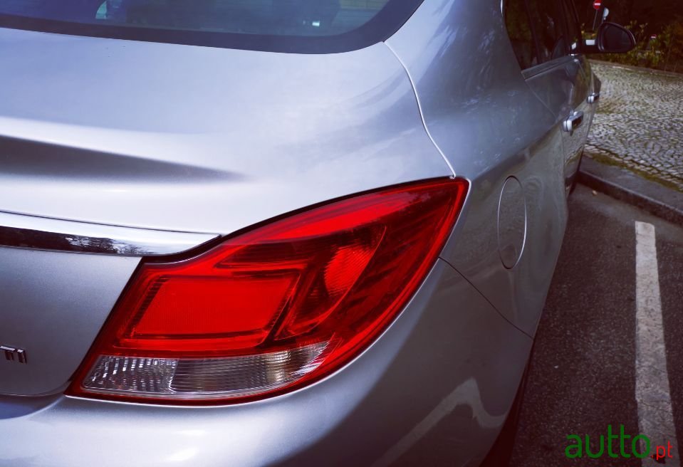 2010' Opel Insignia photo #4