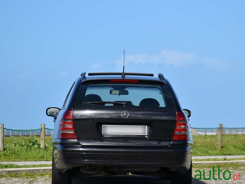 2002' Mercedes-Benz C 220 photo #5