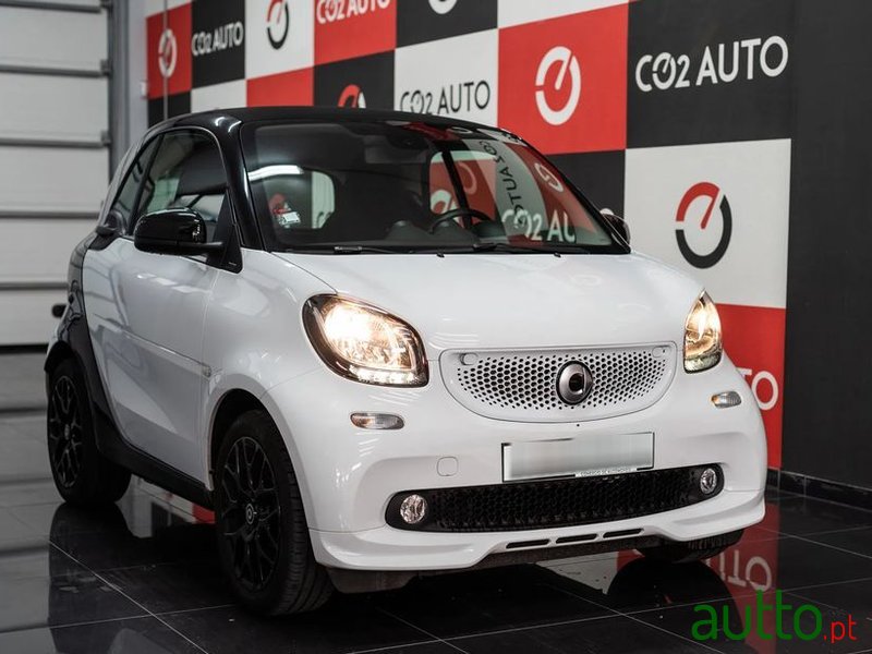 2019' Smart Fortwo 0.9 Passion 90 Aut photo #1