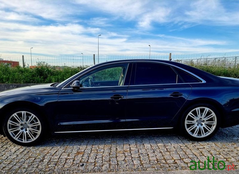 2010' Audi A8 photo #3