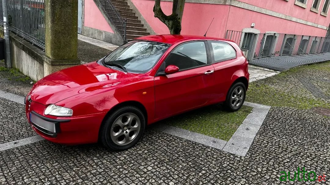 2001' Alfa Romeo 147 photo #1