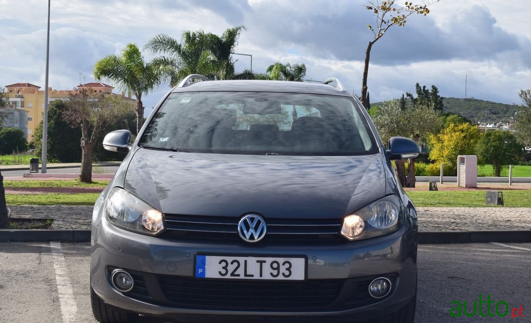 2011' Volkswagen Golf Variant photo #2