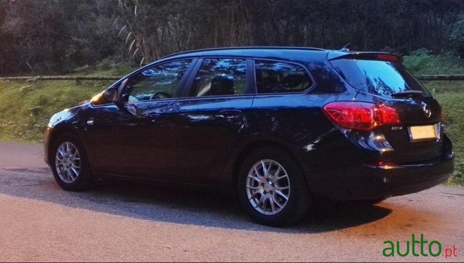 2012' Opel Astra 1.3 Cdti photo #2