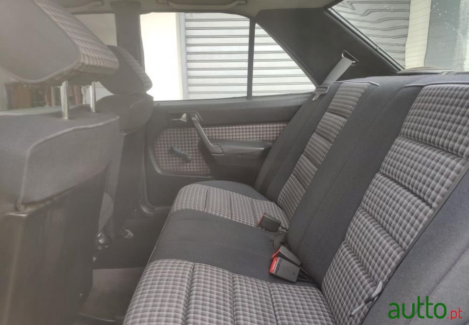 1983' Mercedes-Benz 190 photo #5