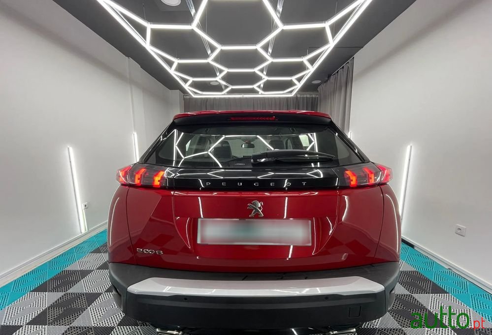 2020' Peugeot 2008 photo #6