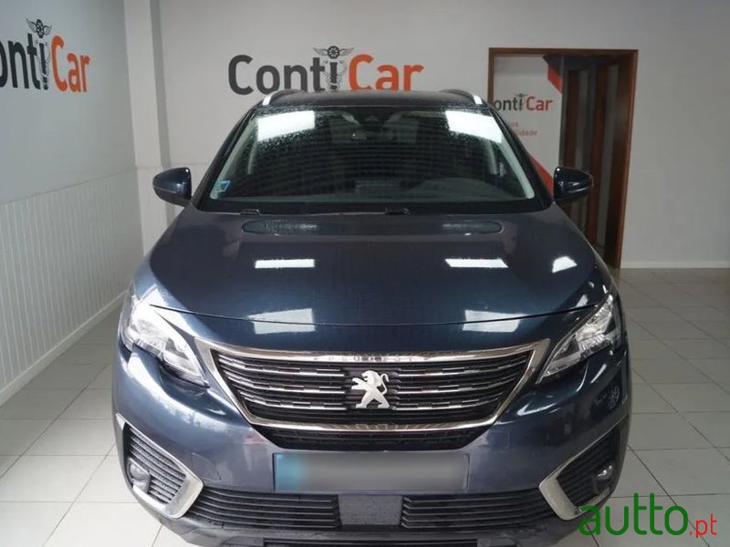 2019' Peugeot 5008 photo #2