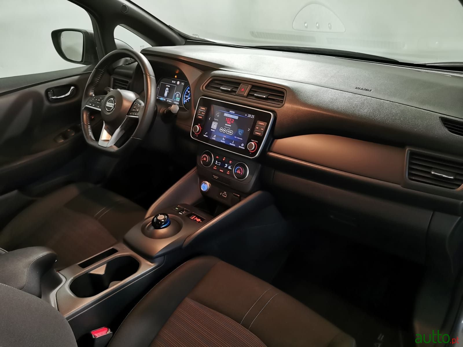 2021' Nissan Leaf photo #5