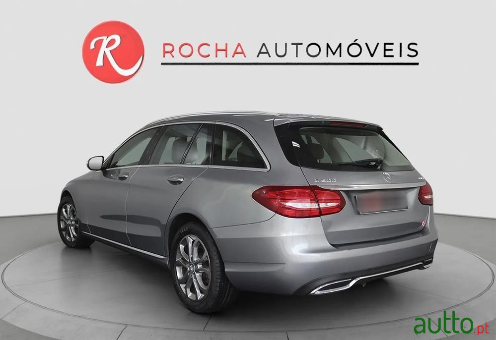 2015' Mercedes-Benz Classe C photo #6