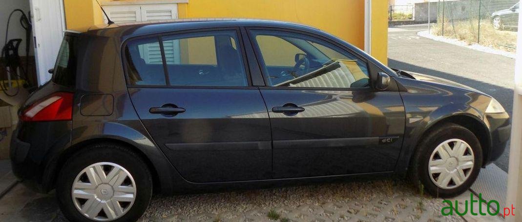 2005' Renault Megane photo #2