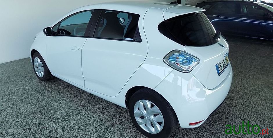 2015' Renault Zoe Life (5P) photo #2