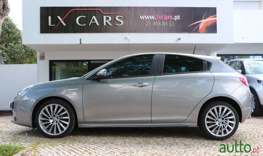 2018' Alfa Romeo Giulietta photo #4