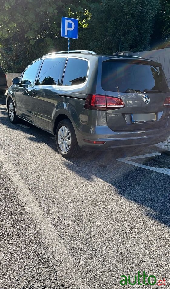 2018' Volkswagen Sharan photo #2