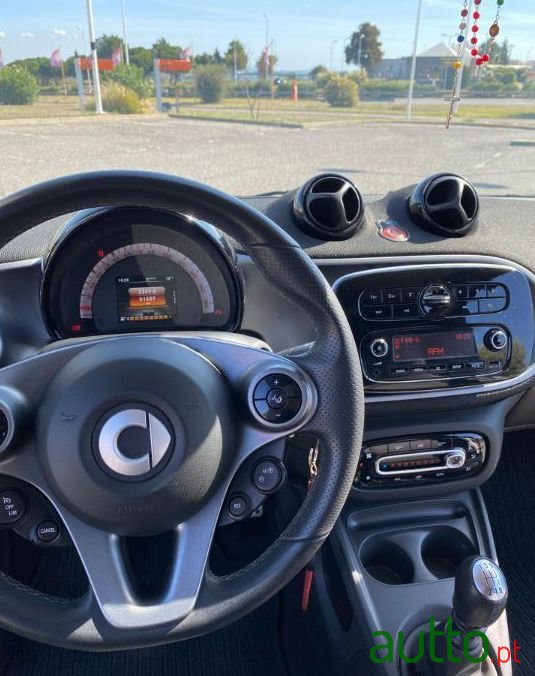 2017' Smart Fortwo photo #2