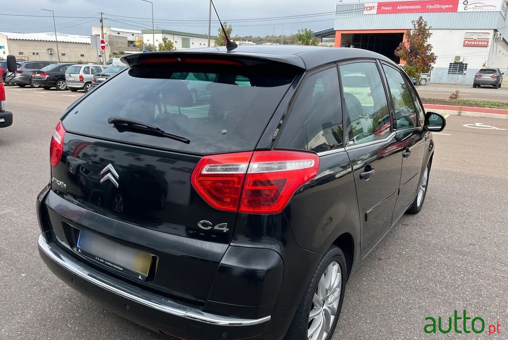 2008' Citroen C4 Picasso photo #5