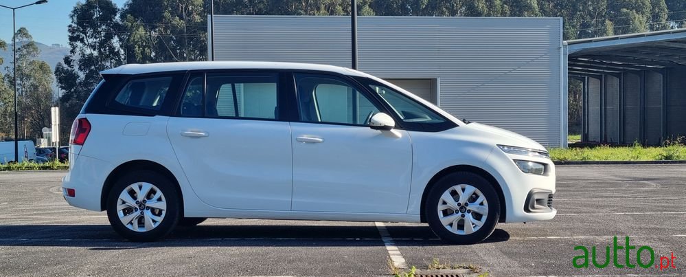 2016' Citroen C4 Grand Picasso photo #3