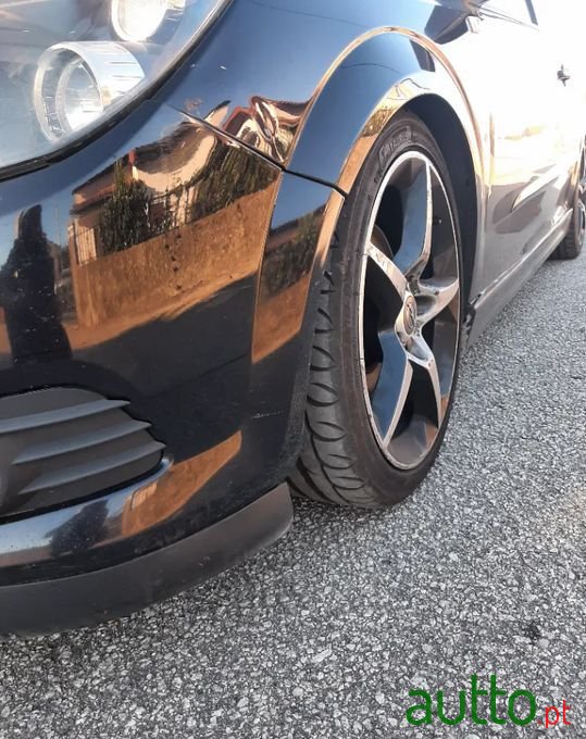 2007' Opel Astra Gtc photo #3