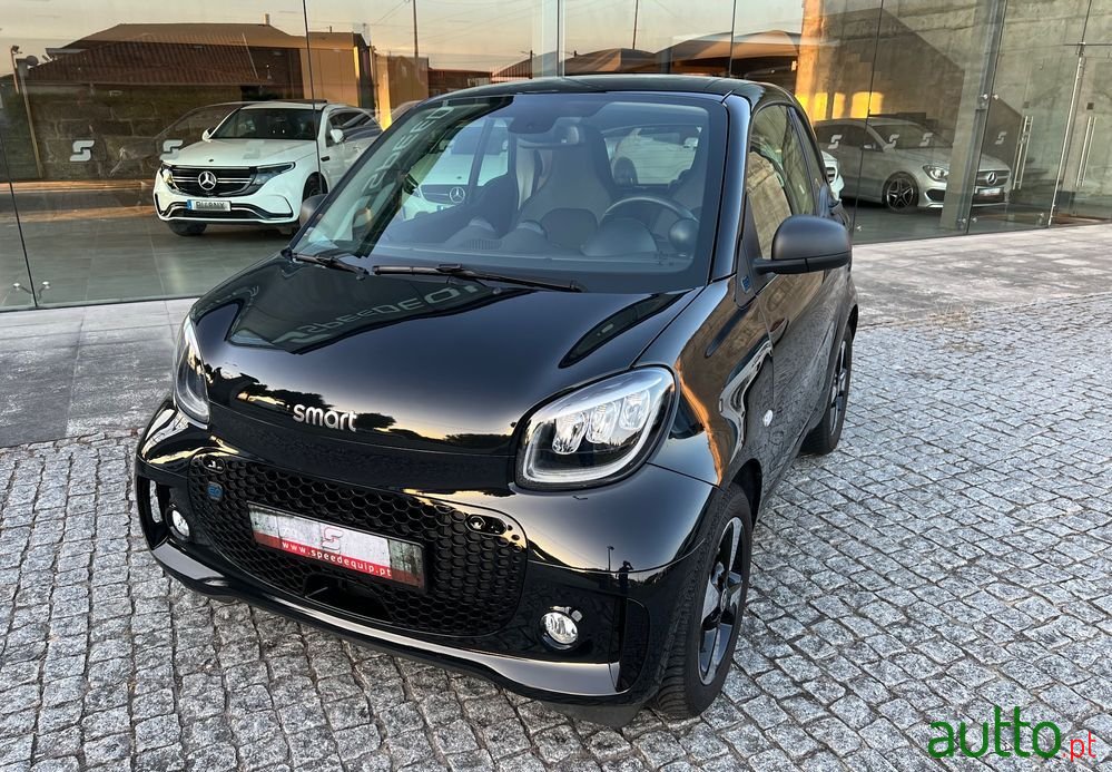 2021' Smart Fortwo Eq Passion photo #2