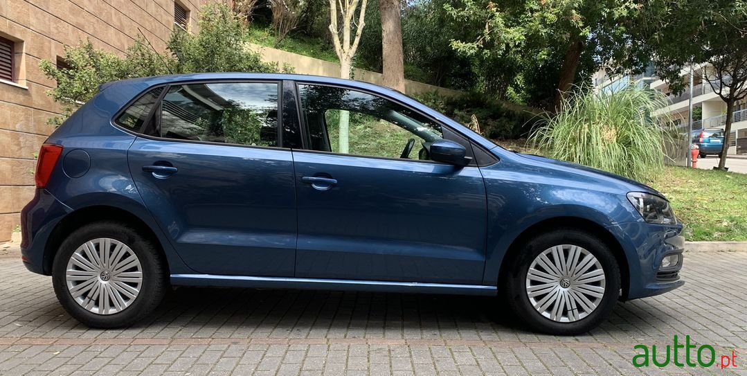 2017' Volkswagen Polo photo #4