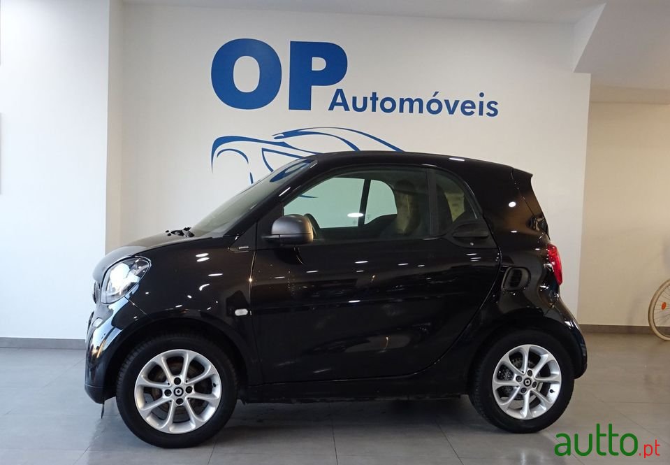 2018' Smart Fortwo photo #3
